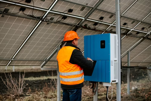 24V Hybrid Solar Inverter Uses for Off Grid Systems